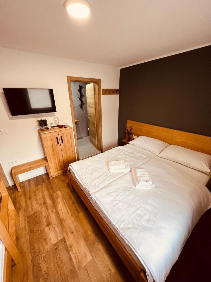 Pjagodic Hotel Cerklje - 5Min To Airport Cerklje na Gorenjskem Exteriér fotografie